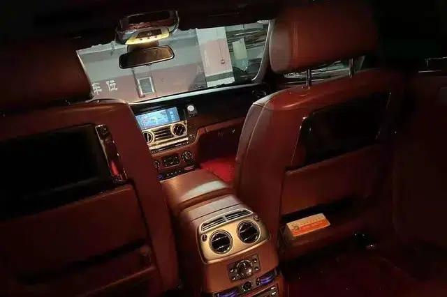 2012 Ghost 6.6T Extended Version — миниатюра 8