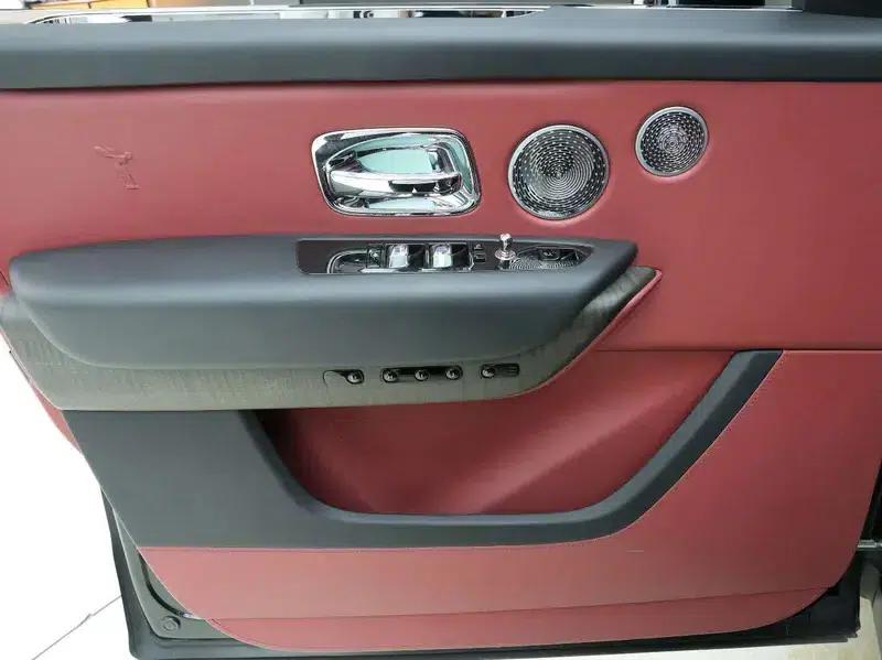 2018 Cullinan, four-seater version — миниатюра 11
