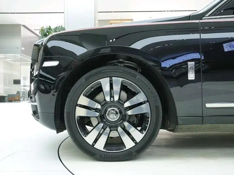 2018 Cullinan, four-seater version — миниатюра 4