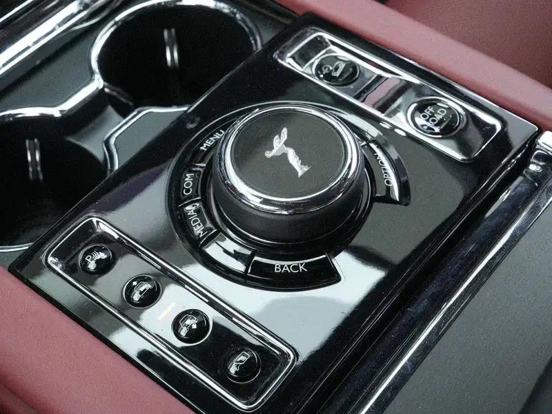 2018 Cullinan, four-seater version — миниатюра 6