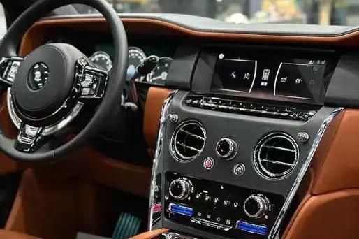2018 Cullinan, four-seater version — миниатюра 3