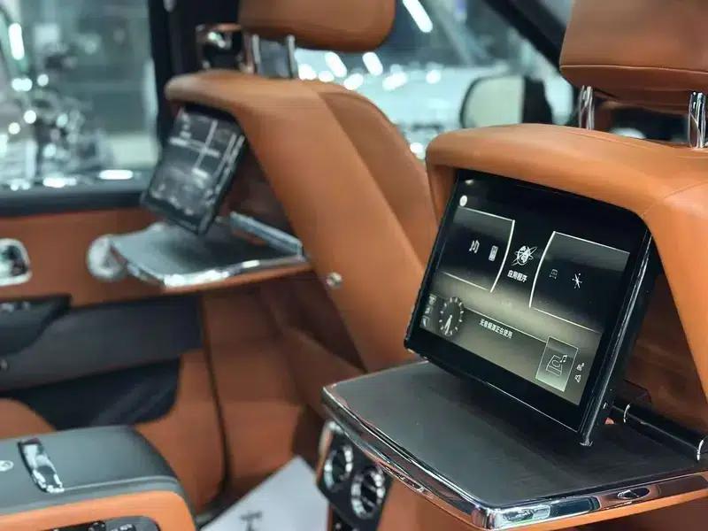 2018 Cullinan, four-seater version — миниатюра 4