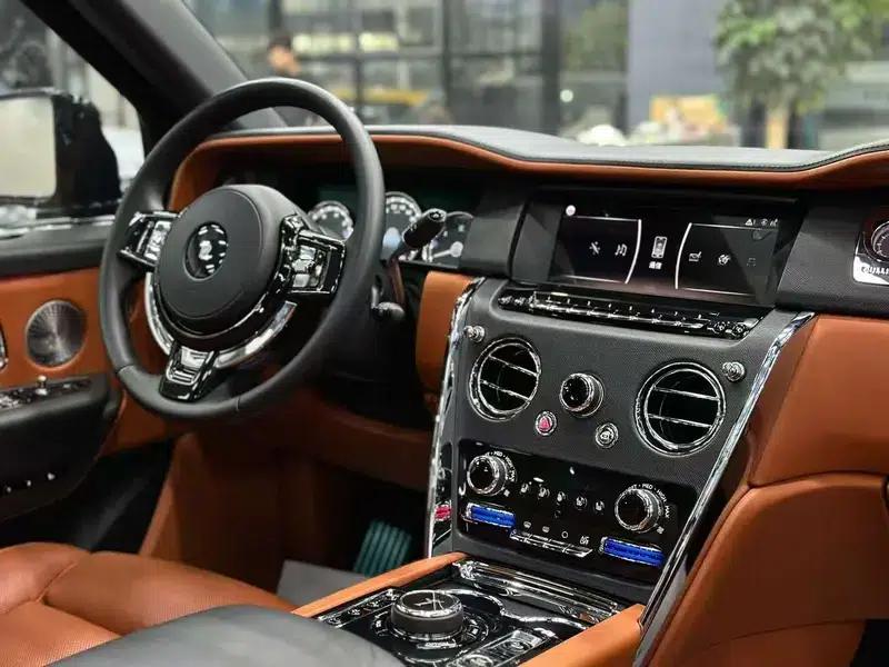2018 Cullinan, four-seater version — миниатюра 8