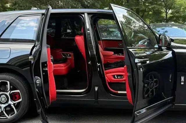 2018 Cullinan, four-seater version — миниатюра 6