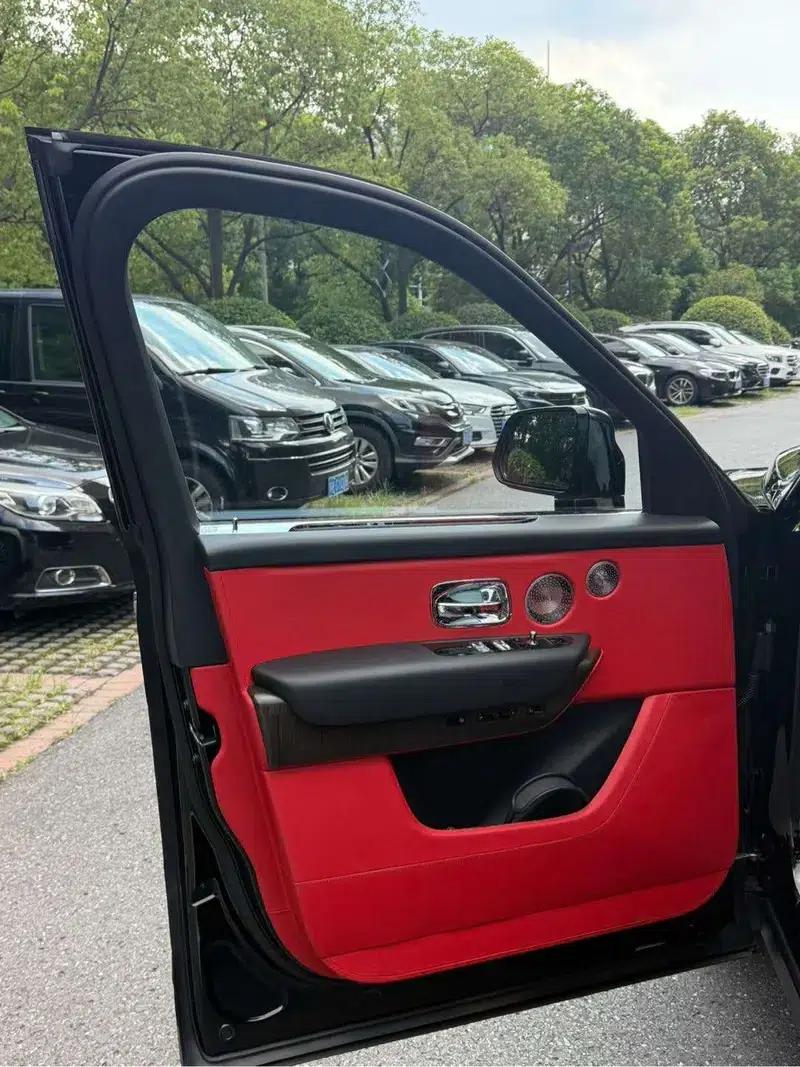 2018 Cullinan, four-seater version — миниатюра 10