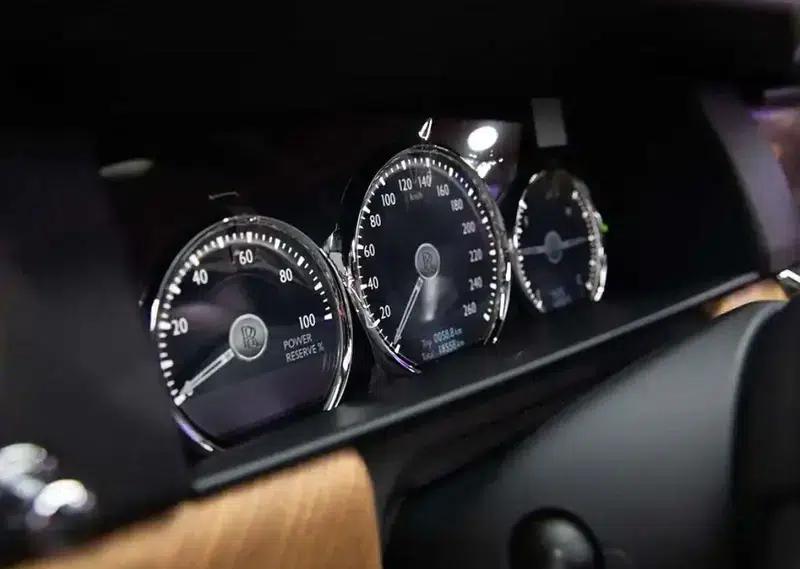 2018 Cullinan, four-seater version — миниатюра 9