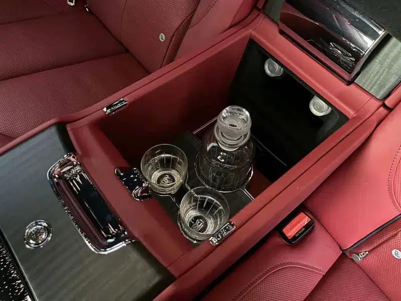 2018 Cullinan, four-seater version — миниатюра 11