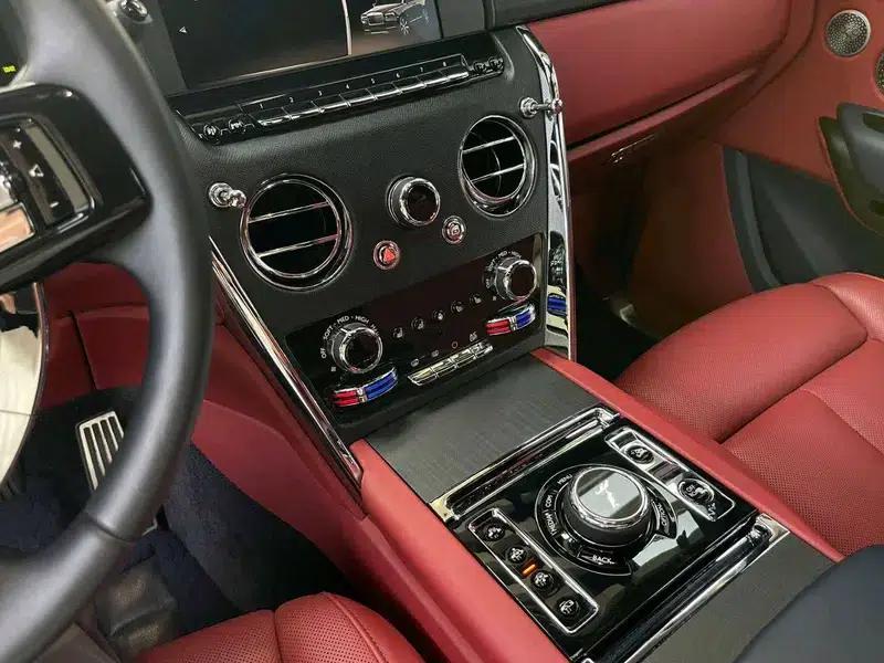 2018 Cullinan, four-seater version — миниатюра 15