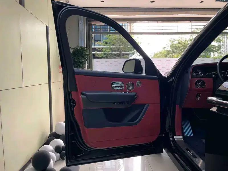 2018 Cullinan, four-seater version — миниатюра 19