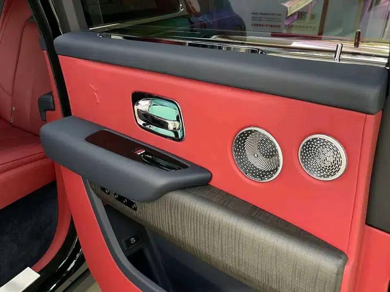 2018 Cullinan, four-seater version — миниатюра 9