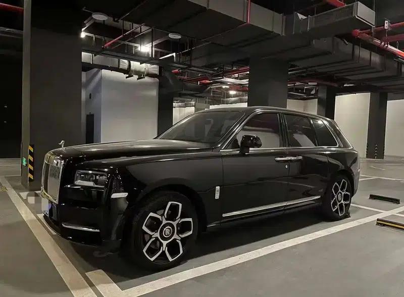 2018 Cullinan, four-seater version — миниатюра 8