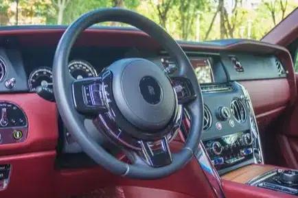 2018 Cullinan, four-seater version — миниатюра 7