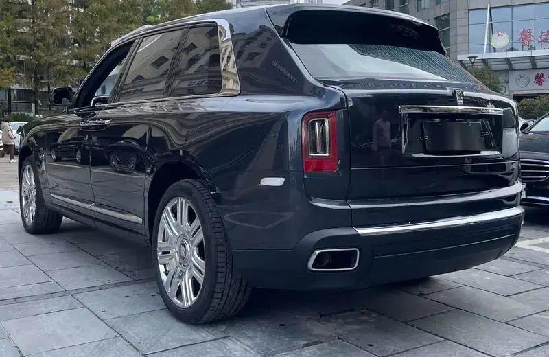 2018 Cullinan, four-seater version — миниатюра 4