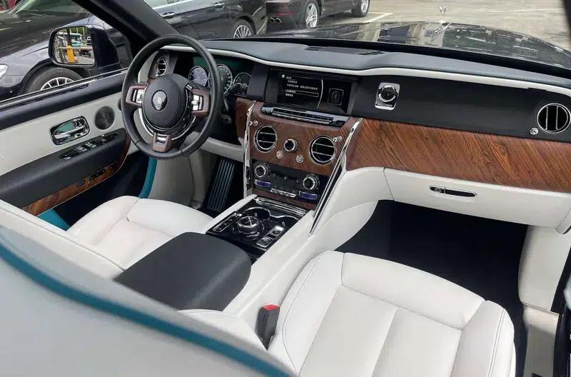 2018 Cullinan, four-seater version — миниатюра 6