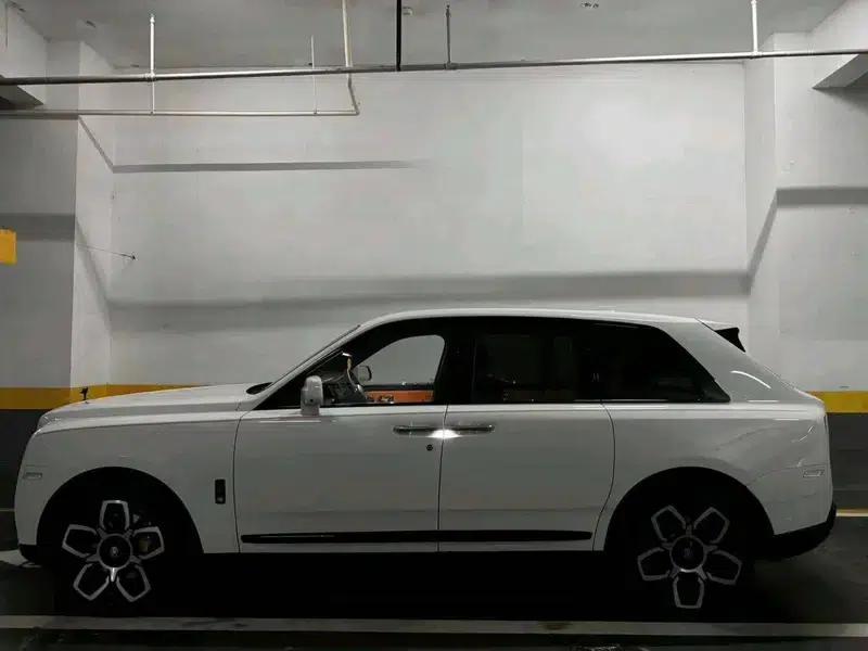 2018 Cullinan, four-seater version — миниатюра 2