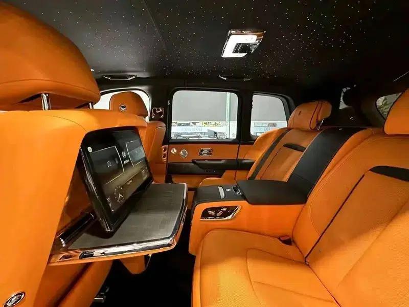 2018 Cullinan, four-seater version — миниатюра 7