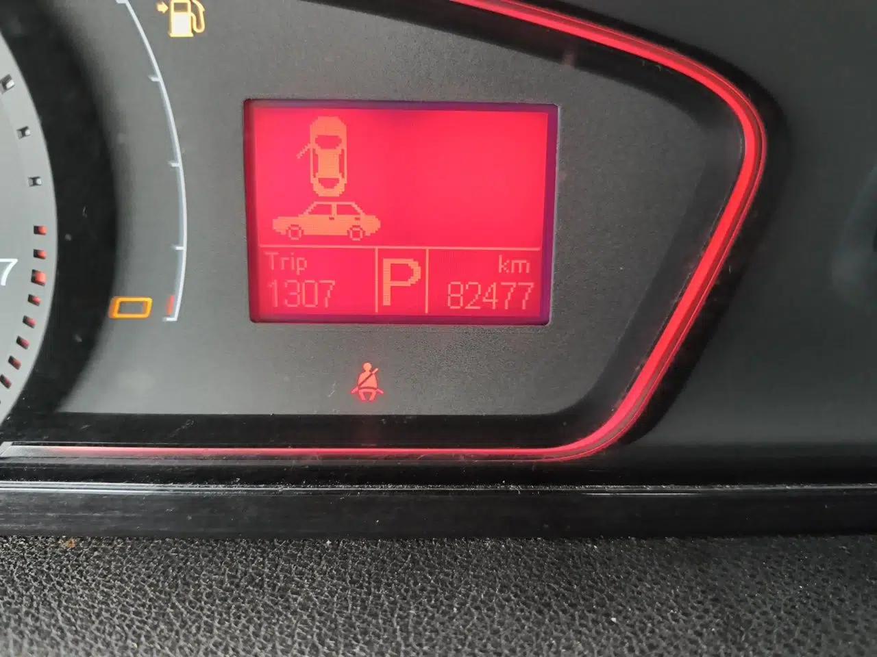 Roewe 550 2013 Classic Edition 550 1.8L Automatic Fashion Model — миниатюра 12