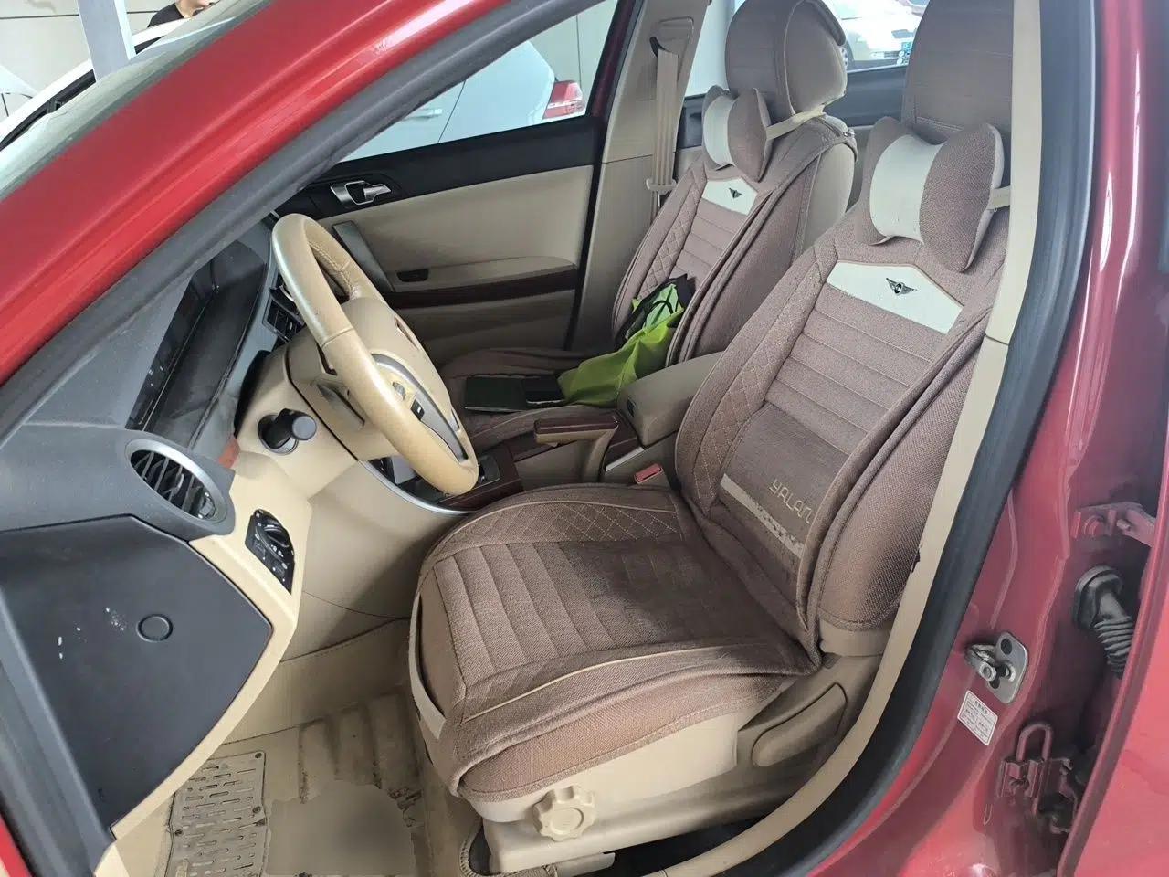 Roewe 550 2013 Classic Edition 550 1.8L Automatic Fashion Model — миниатюра 15
