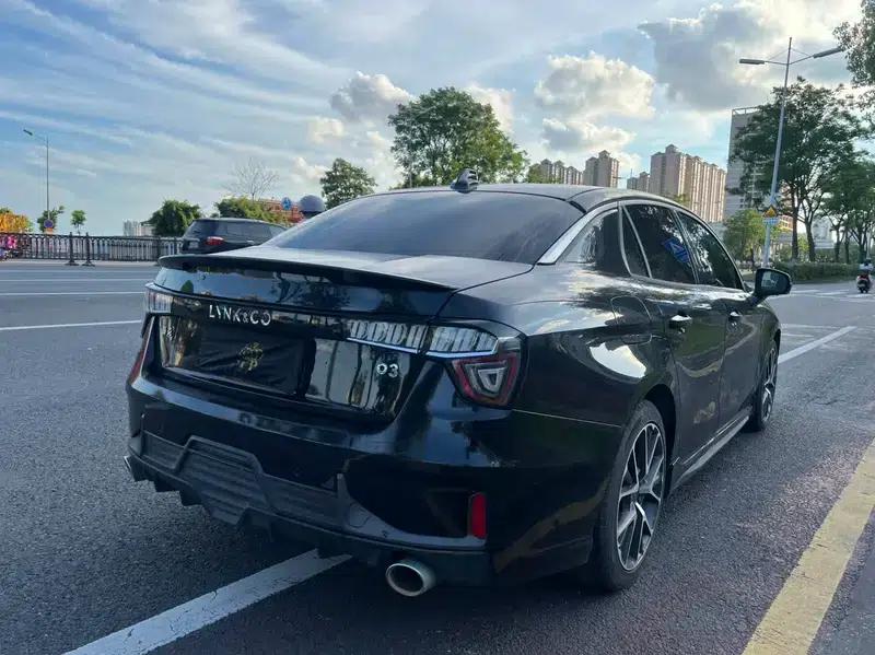 Lynk & Co 03 2019 1.5TD DCT Pro Edition — миниатюра 6