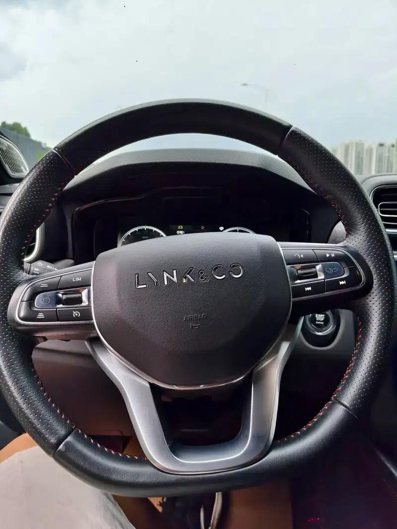 Lynk & Co 03 2019 Facelift 1.5TD DCT Version — миниатюра 12