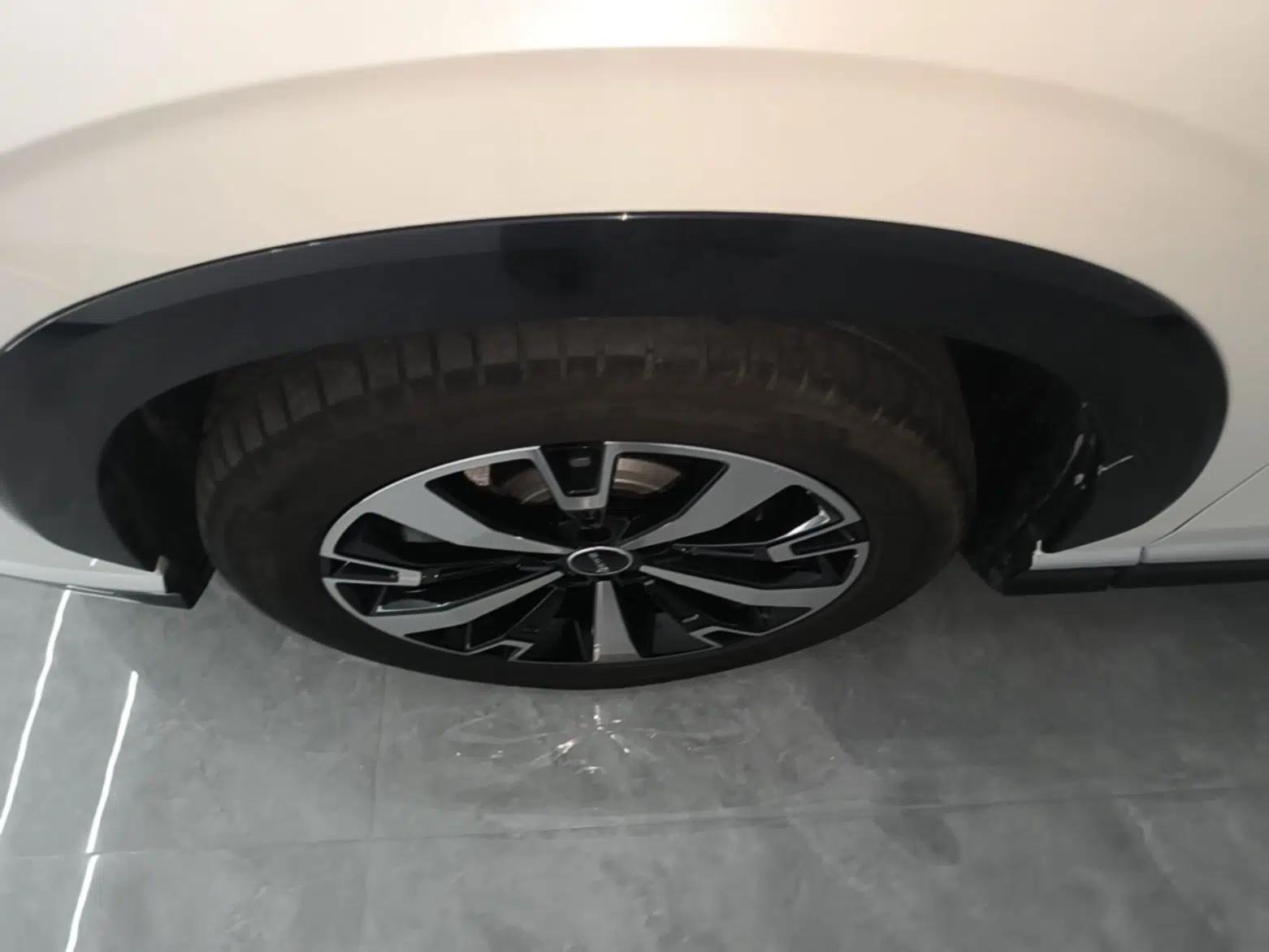Roewe D5X DMH 2024 135 Flagship Edition — миниатюра 15