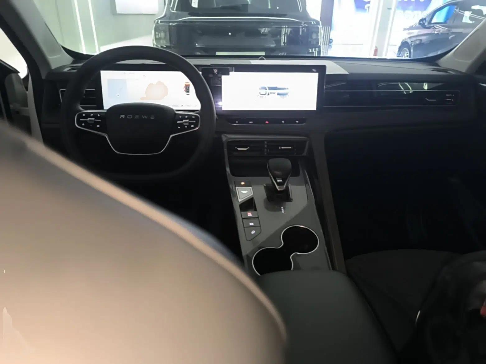 Roewe D5X DMH 2024 135 Flagship Edition — миниатюра 17
