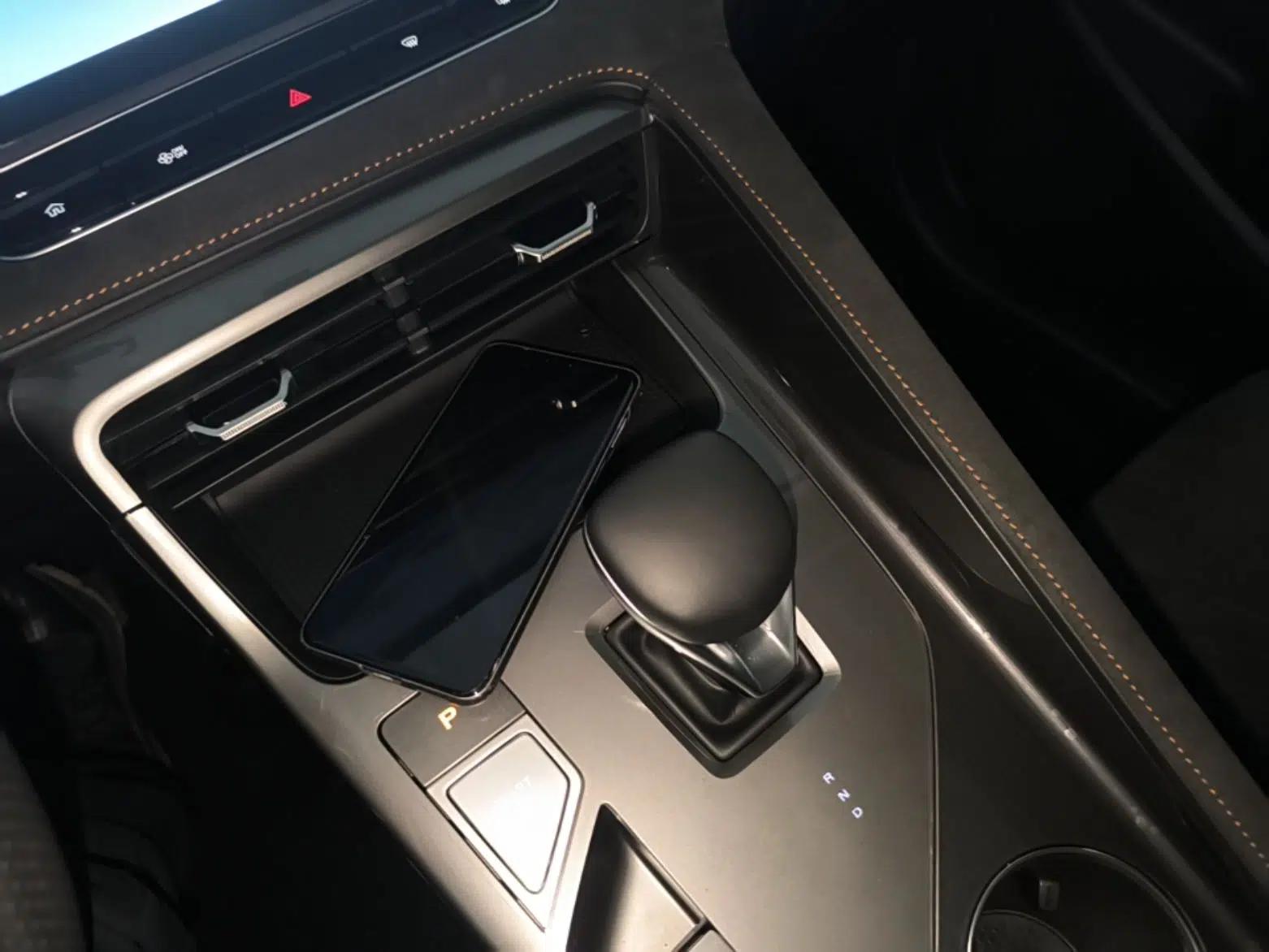 Roewe D5X DMH 2024 135 Flagship Edition — миниатюра 21