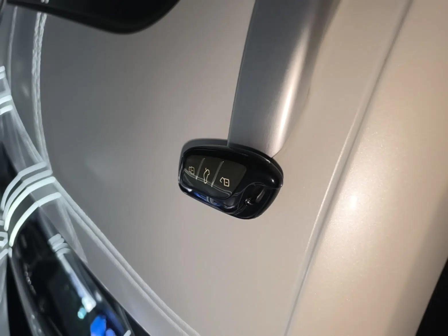 Roewe D5X DMH 2024 135 Flagship Edition — миниатюра 28