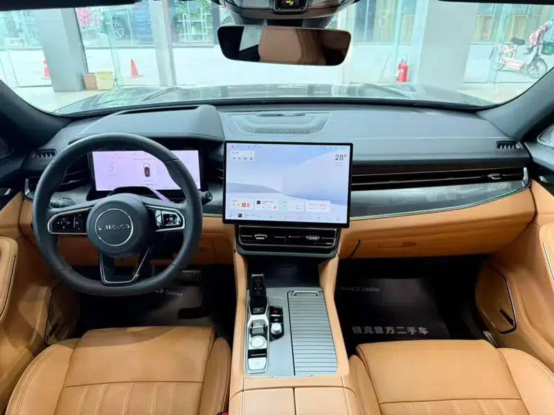 Lynk & Co 09 EM-P 2024 Model EM-P 2.0TD 7-Seat PRO — миниатюра 6