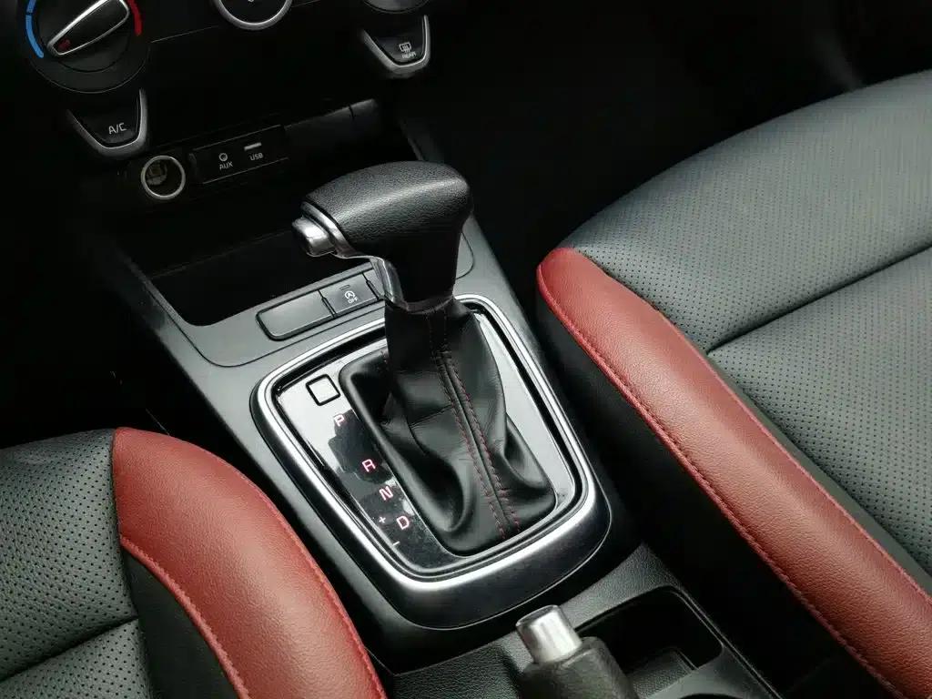 KX CROSS 2018 1.6L Automatic Sunroof Edition — миниатюра 13