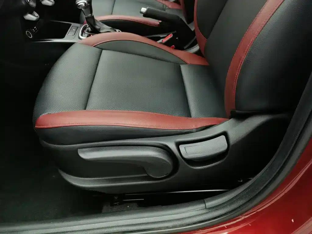 KX CROSS 2018 1.6L Automatic Sunroof Edition — миниатюра 20