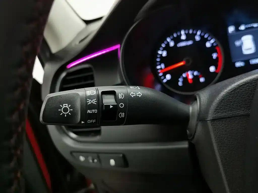 KX CROSS 2018 1.6L Automatic Sunroof Edition — миниатюра 21