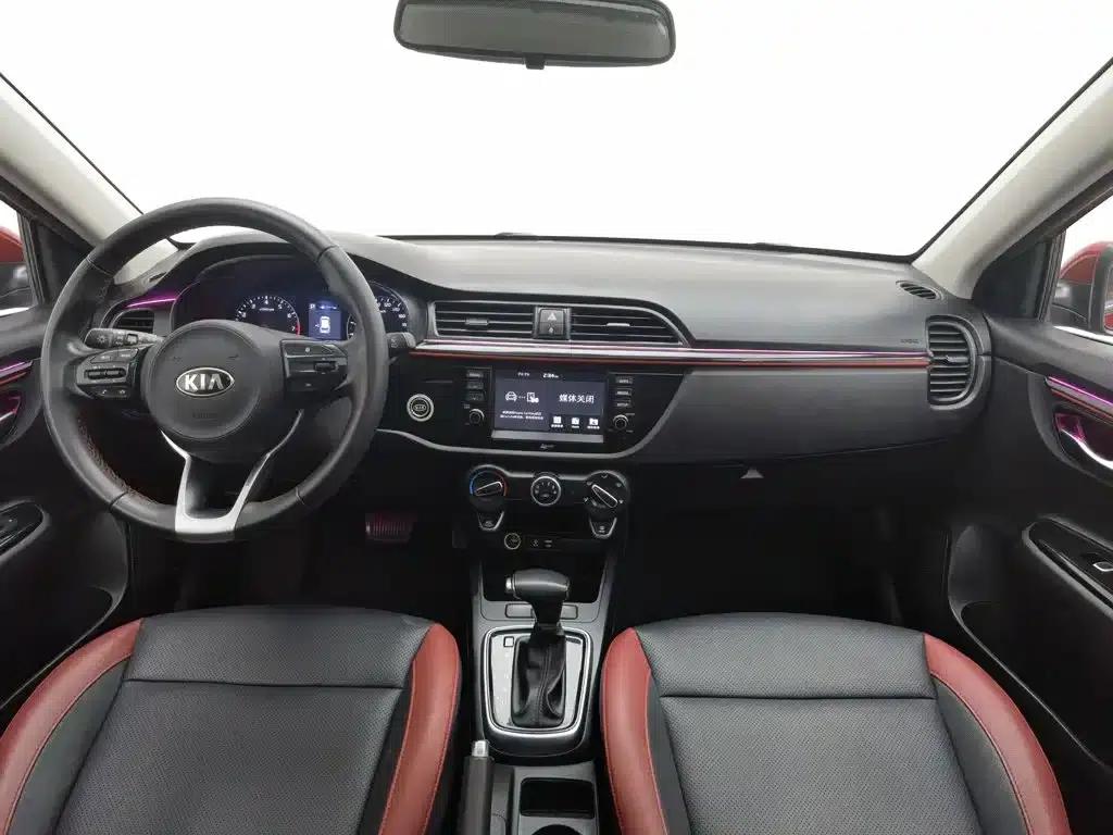 KX CROSS 2018 1.6L Automatic Sunroof Edition — миниатюра 5