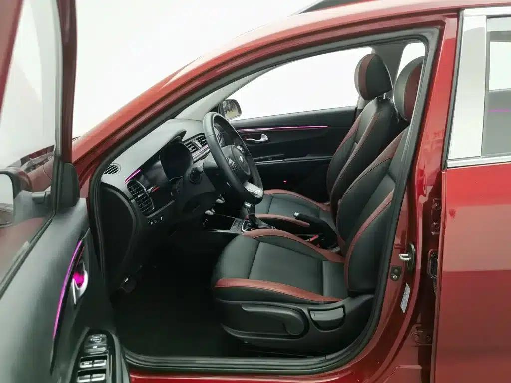 KX CROSS 2018 1.6L Automatic Sunroof Edition — миниатюра 10