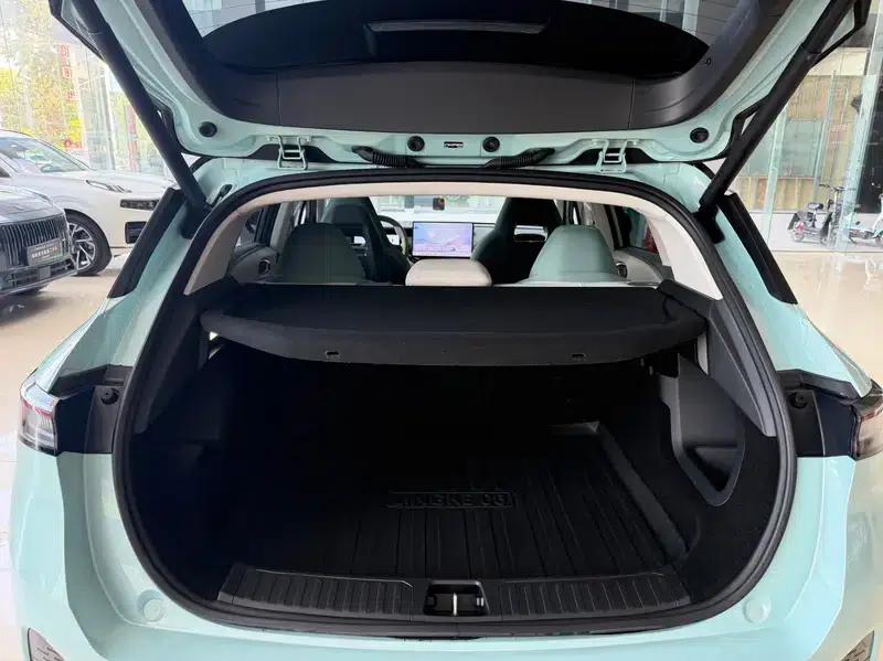 Lynk & Co 06 EM-P 2023 PHEV Remix Shero — миниатюра 13