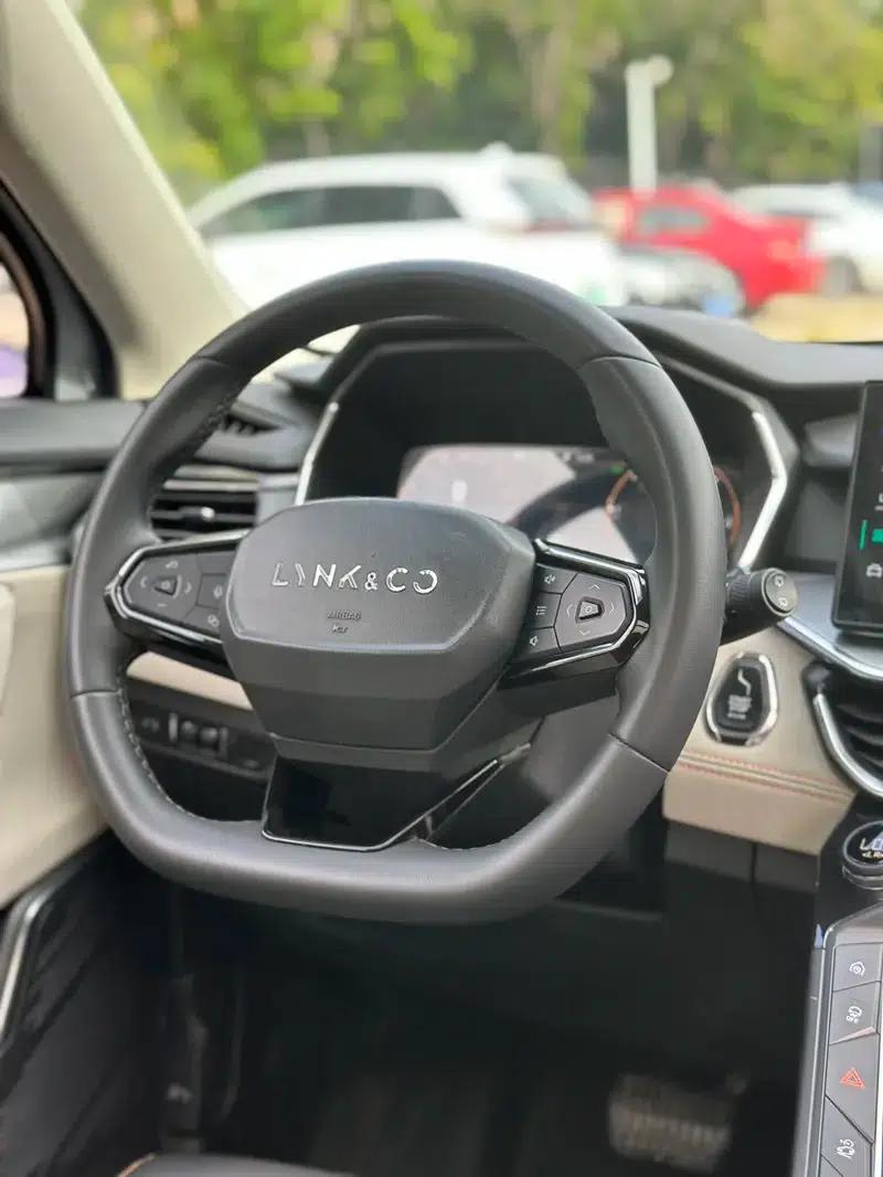 Lynk & Co 06 EM-P 2021 Model 84KM Range Pro — миниатюра 13