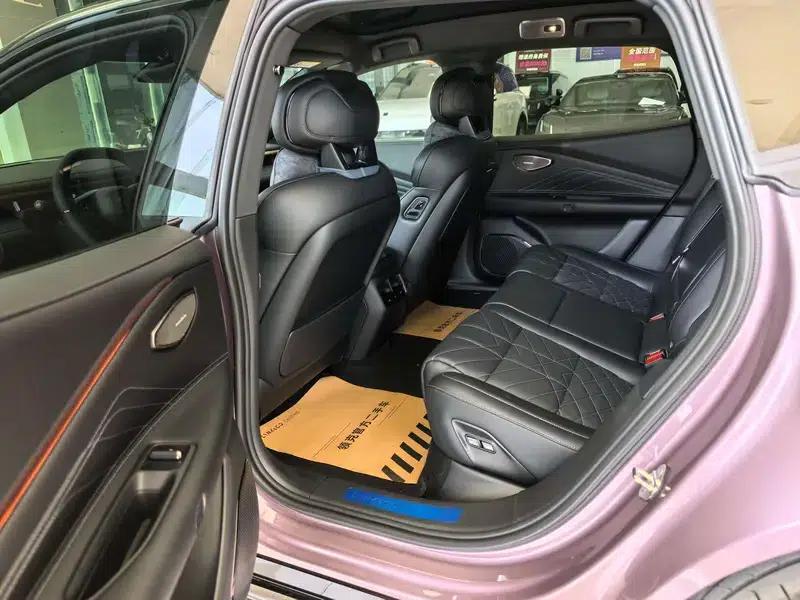 Lynk & Co 10 EM-P 2025 Model 240 AWD Ultra H5 — миниатюра 17