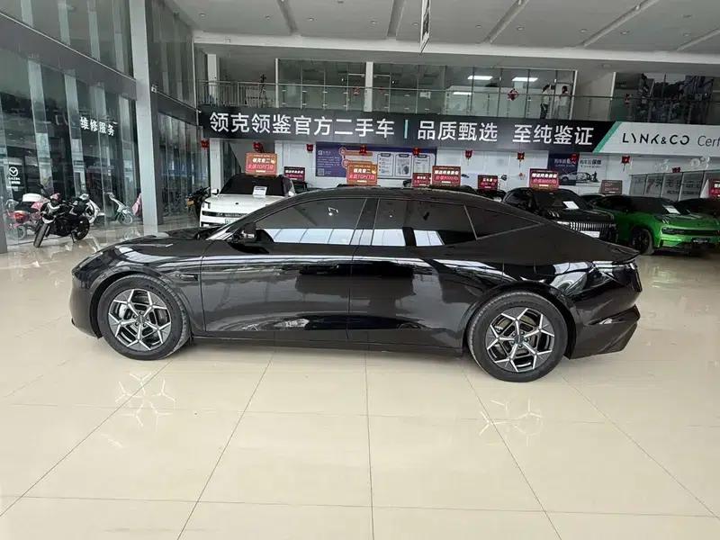 Lynk & Co 10 EM-P 2025 Model 240 AWD Ultra — миниатюра 3