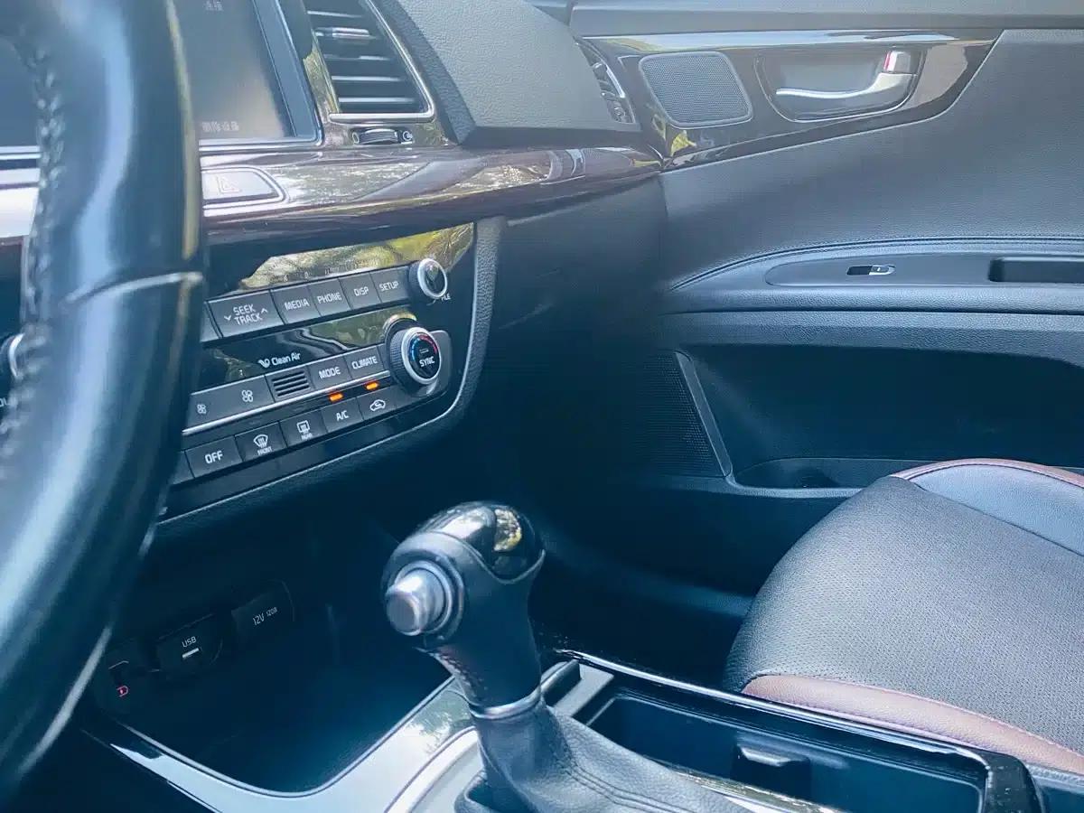 Kia K5 2017 1.8L Automatic DLX — миниатюра 12