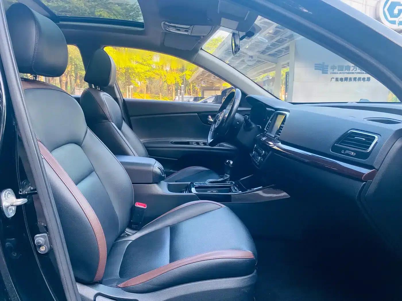 Kia K5 2017 1.8L Automatic DLX — миниатюра 14