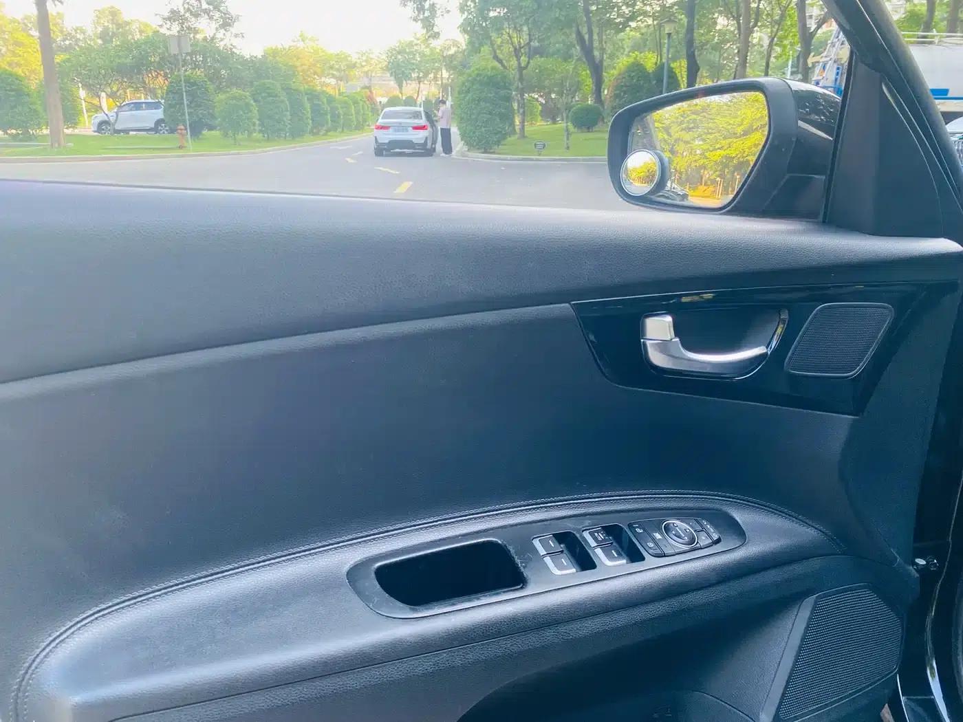 Kia K5 2017 1.8L Automatic DLX — миниатюра 9