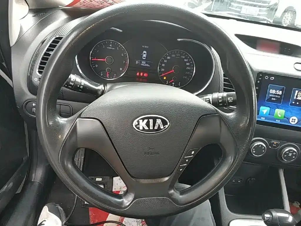 Kia K3S 2014 1.6L Automatic GL — миниатюра 11
