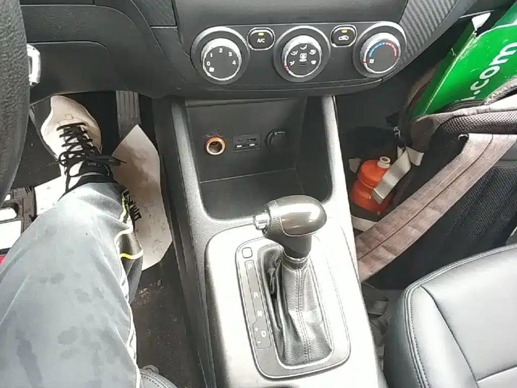 Kia K3S 2014 1.6L Automatic GL — миниатюра 14