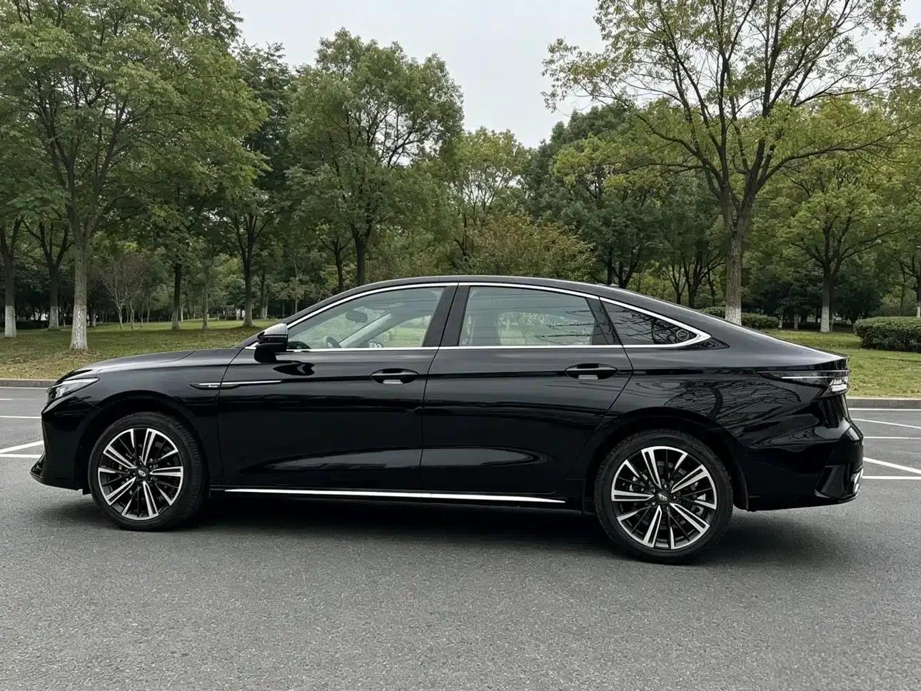 Chery Arrizo 8 2025 1.6T DCT Excellence Edition — миниатюра 3