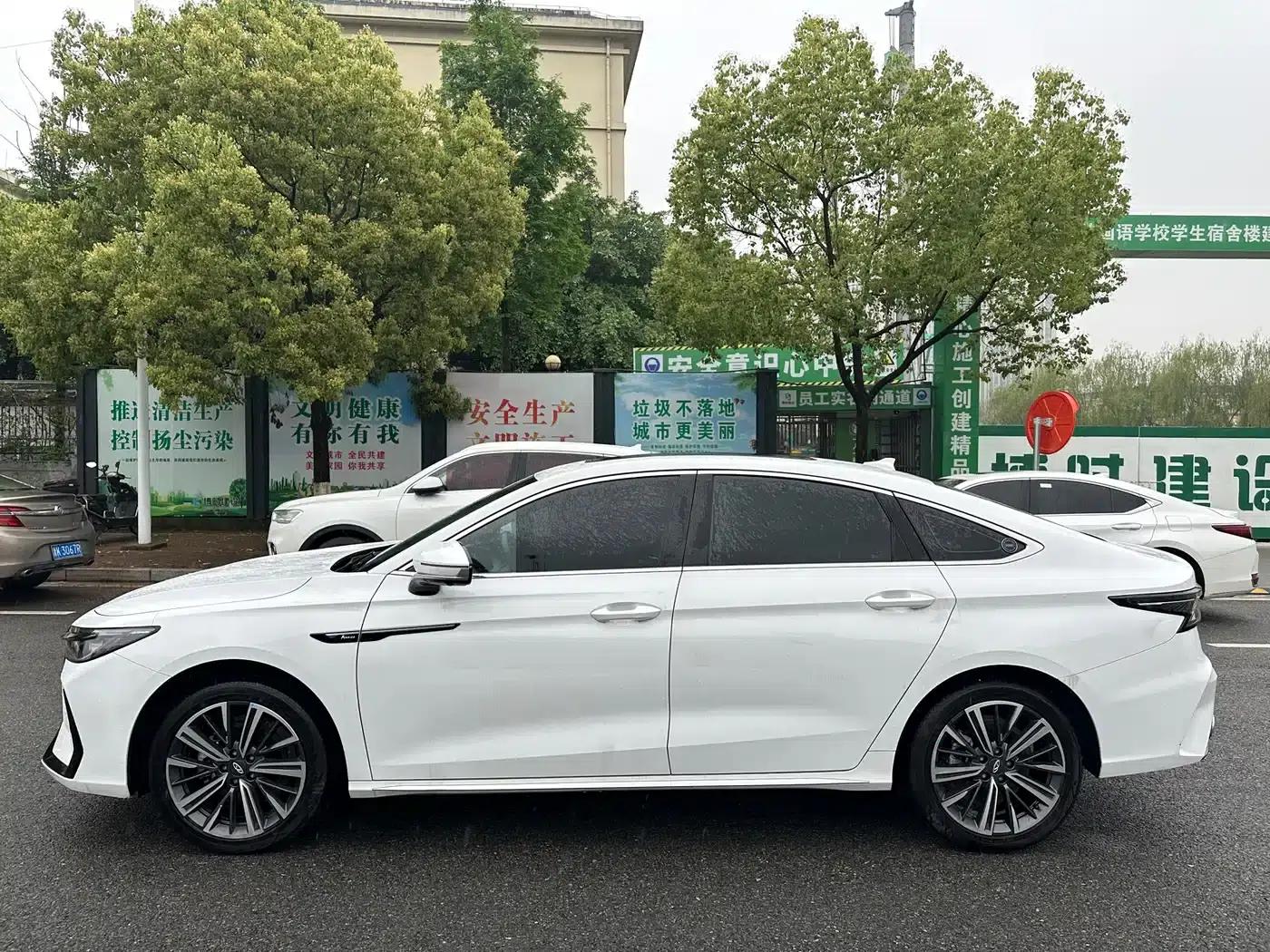 Chery Arrizo 8 2024 1.6T DCT Smart — миниатюра 3