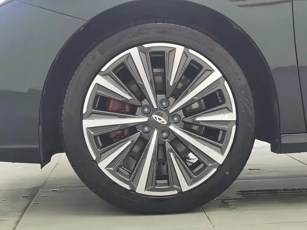 Chery Arrizo 8 2025 2.0T Automatic Plus — миниатюра 17