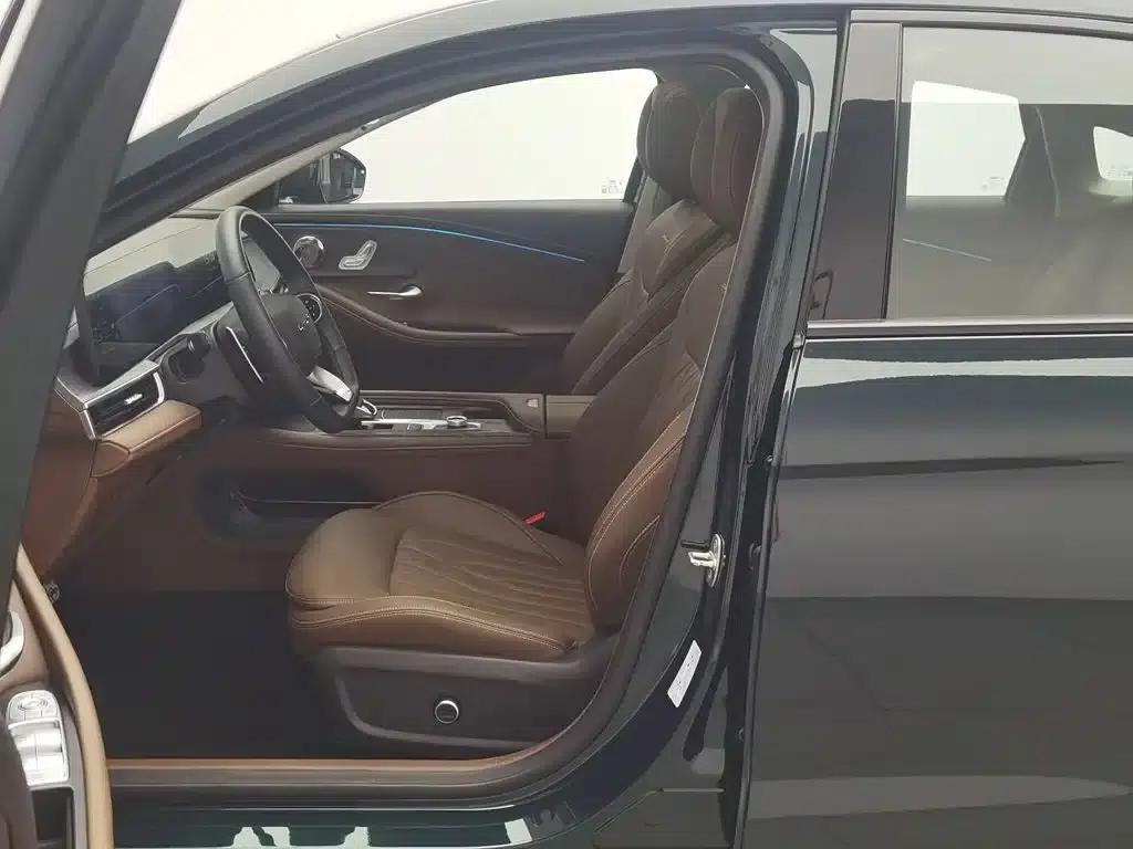 Chery Arrizo 8 2025 2.0T Automatic Plus — миниатюра 10