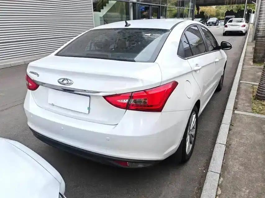 Chery Arrizo 5 2016 1.5L CVT Leading Edition — миниатюра 9