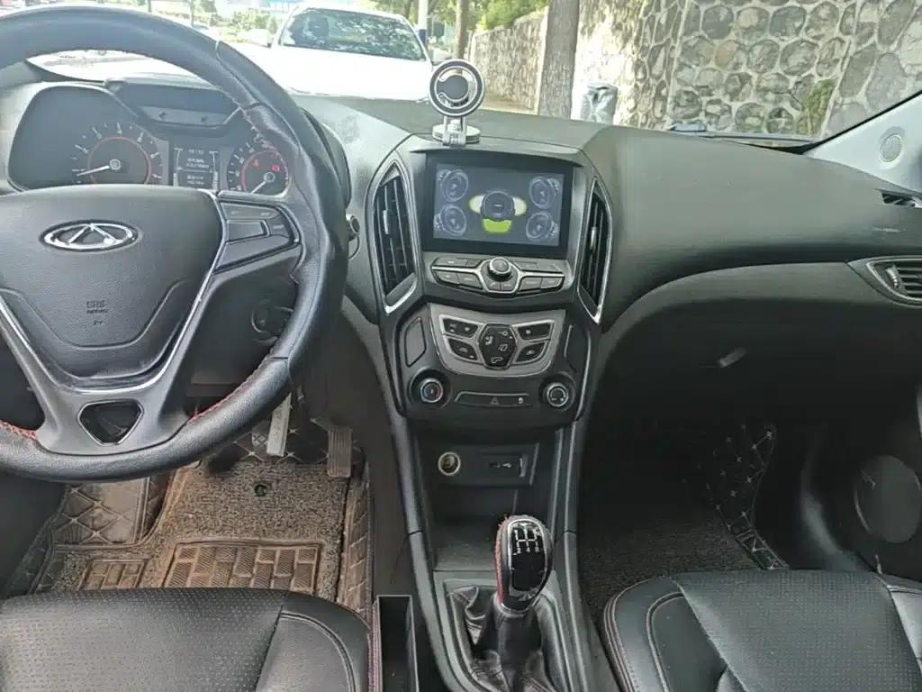 Chery Arrizo 5 2016 1.5L Manual Elite Edition — миниатюра 10
