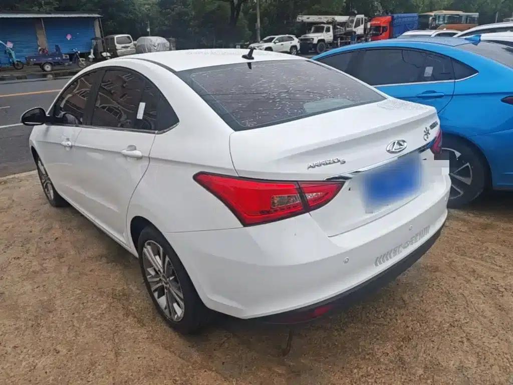 Chery Arrizo 5 2017 1.5L Manual Deluxe Edition — миниатюра 5